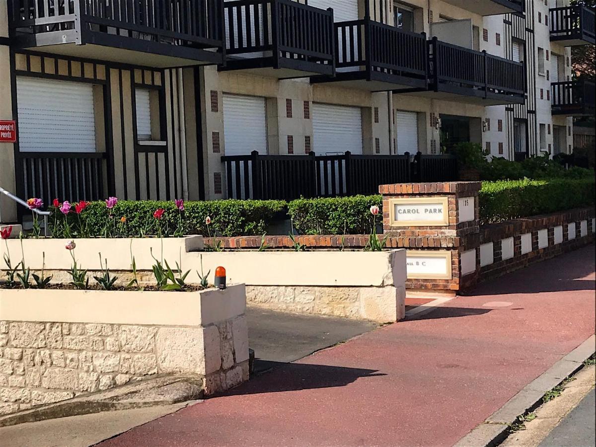 Appartement 3 Chambres Avec Roof Top A 5 Mn De La Plage Deauville Exterior foto